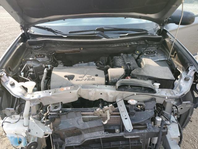 JA4AZ2A39HZ036463 Mitsubishi Outlander Es