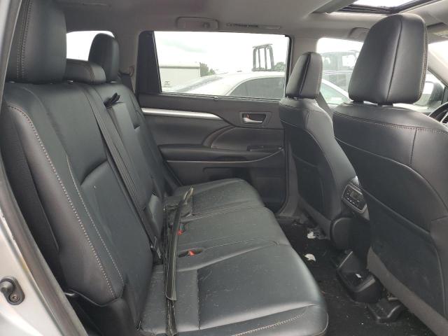 5TDJZRFH5JS532158 Toyota Highlander Se