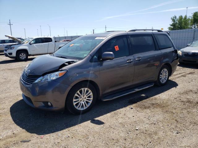 2013 Toyota Sienna XLE