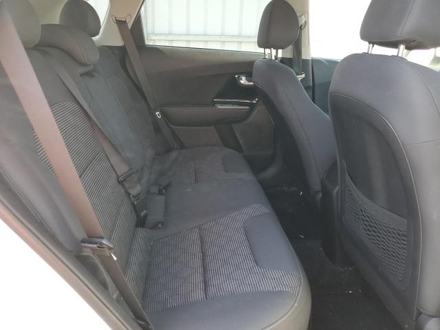 KNDCB3LC8M5469974 KIA NIRO LX