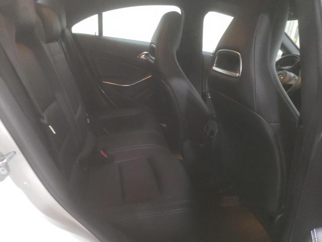 WDDSJ4GB2JN631802 Mercedes-Benz CLA 250 4MATIC