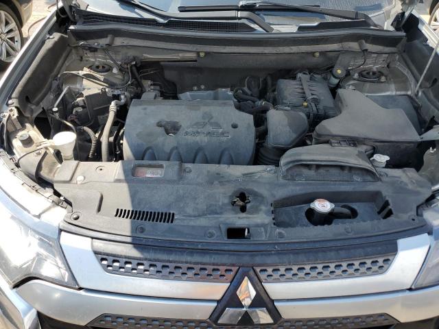 JA4AZ3A31KZ018469 Mitsubishi Outlander Se