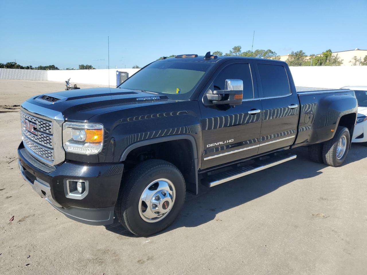 GMC SIERRA 3500HD K3500 DENALI
