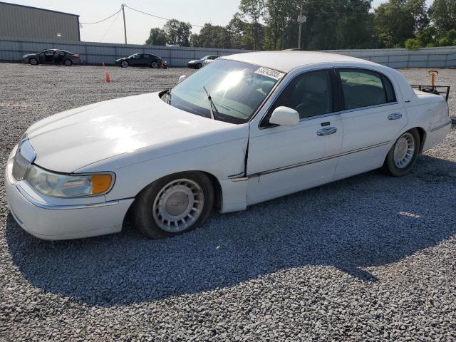 2000 Lincoln Town Car Executive