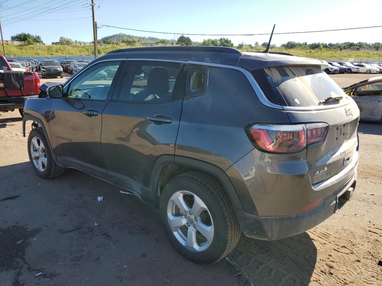 3C4NJDBB8JT325217 2018 Jeep Compass Latitude