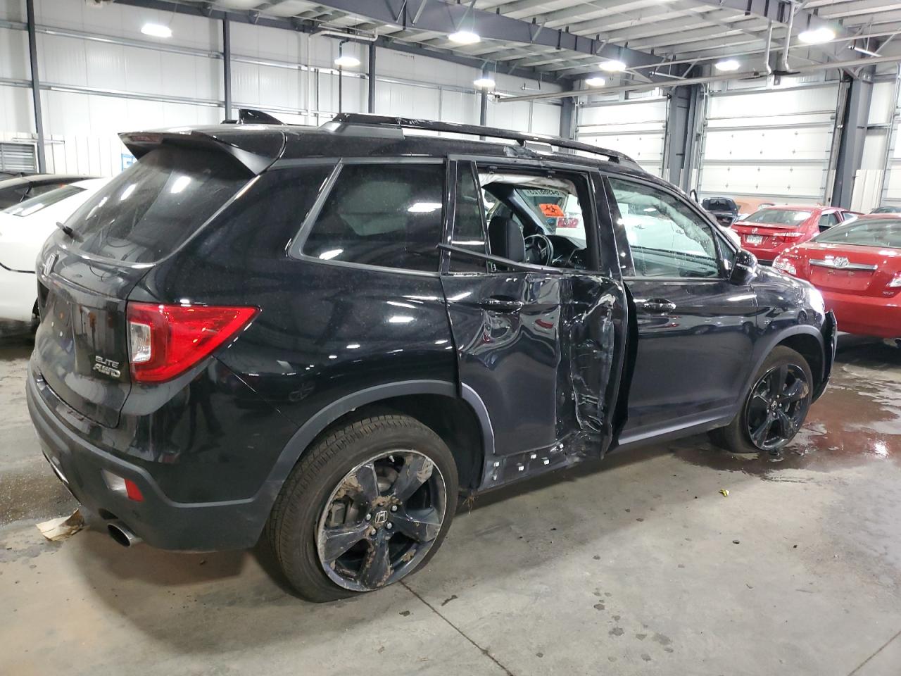 2020 Honda Passport Elite vin: 5FNYF8H0XLB004180