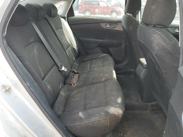 3KPF24AD8KE031665 KIA FORTE FE