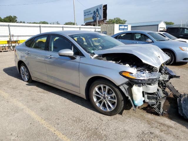 3FA6P0H76KR210182 Ford Fusion SE 4