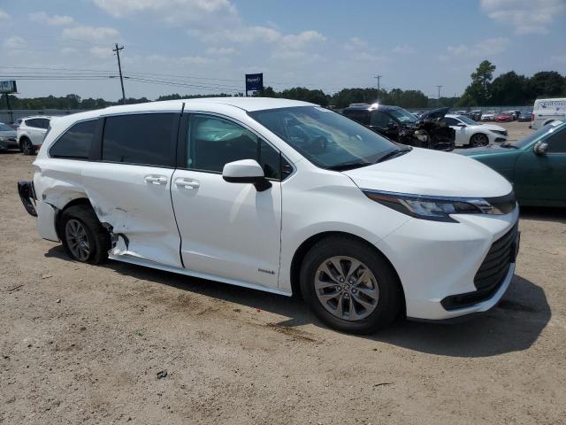 5TDKRKEC9MS046085 Toyota All Models SIENNA LE 4