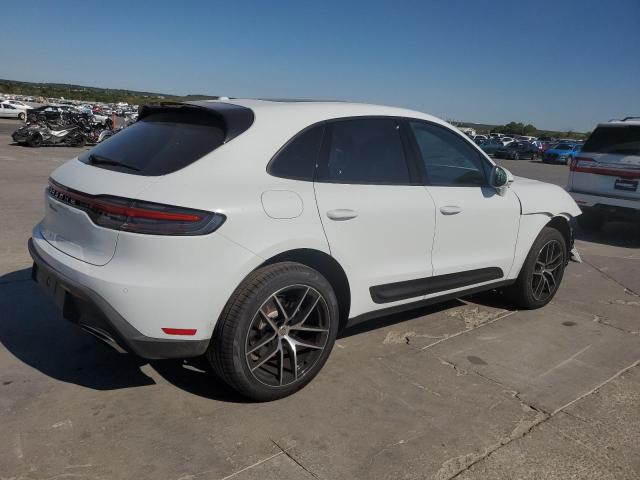 VIN WP1AA2A54NLB11792 2022 Porsche Macan no.3