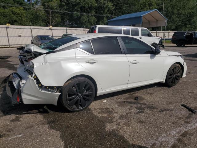 1N4BL4CV4NN323966 Nissan Altima SR 3