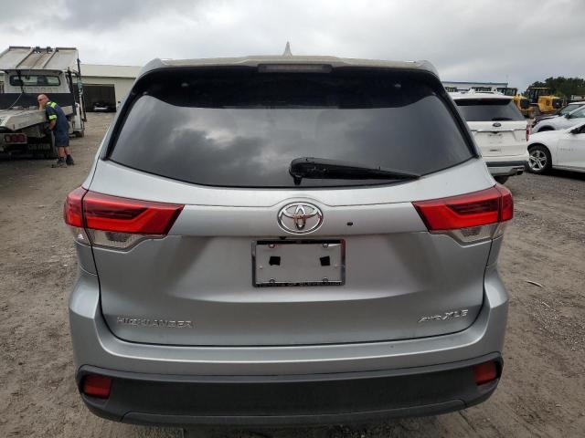 5TDJZRFH5JS532158 Toyota Highlander Se