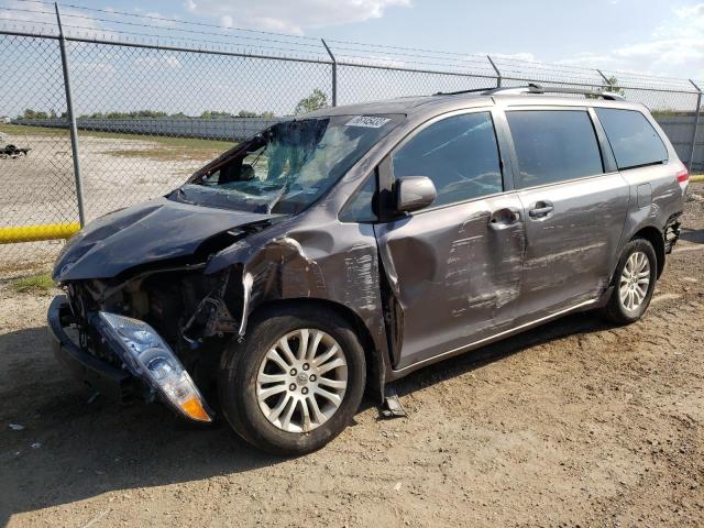 2014 Toyota Sienna XLE