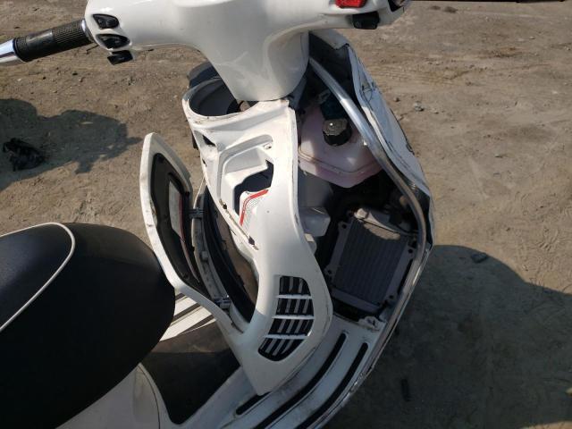 2014 VESPA GTS 300 SU - ZAPM459L4E5704467