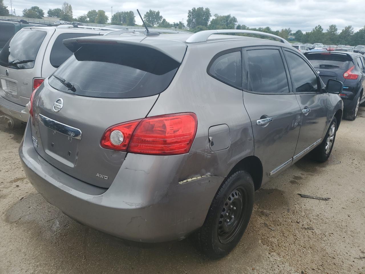 Lot #2120150817 2015 NISSAN ROGUE SELE