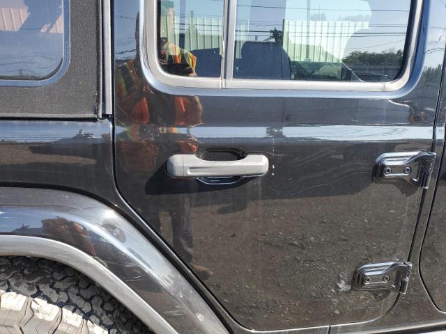 1C4HJXEG9JW291837 Jeep Wrangler Unlimited Sahara