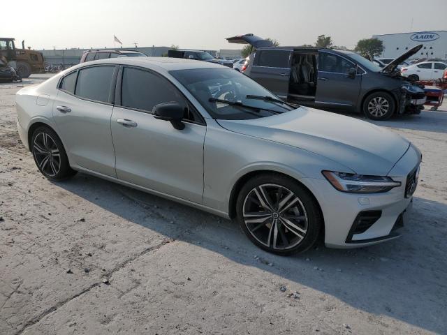 2022 VOLVO S60 B5 R-D 7JRL12TM4NG165781