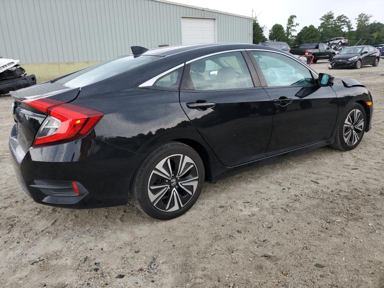 VIN: 19XFC1F37GE205132 2016 HONDA CIVIC