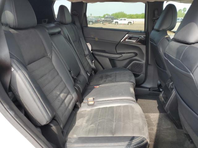 JA4J4UA82NZ006738 Mitsubishi Outlander Se