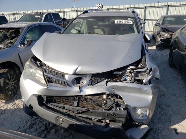 2015 TOYOTA RAV4 XLE - JTMWFREV7FD047884