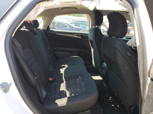 3FA6P0LU8KR257405 Ford FUSION SE