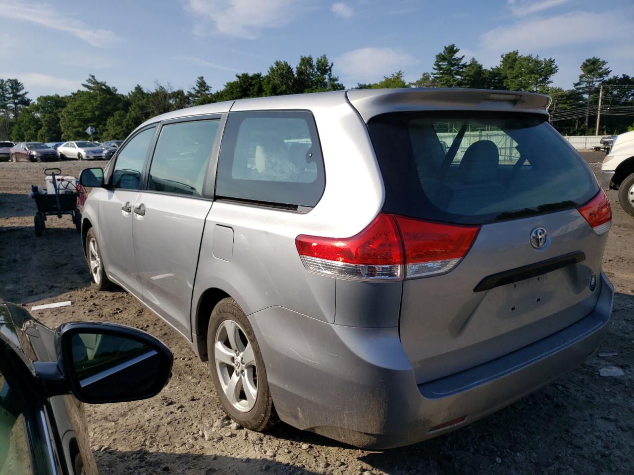 Lot #2990801319 2012 TOYOTA SIENNA BAS