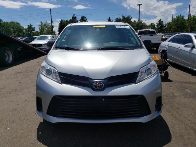 5TDZZ3DC2KS990958 Toyota SIENNA