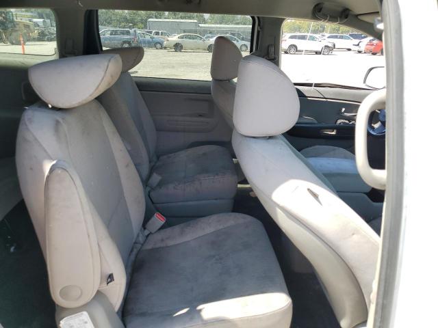 KNDMB5C15H6233572 KIA SEDONA LX
