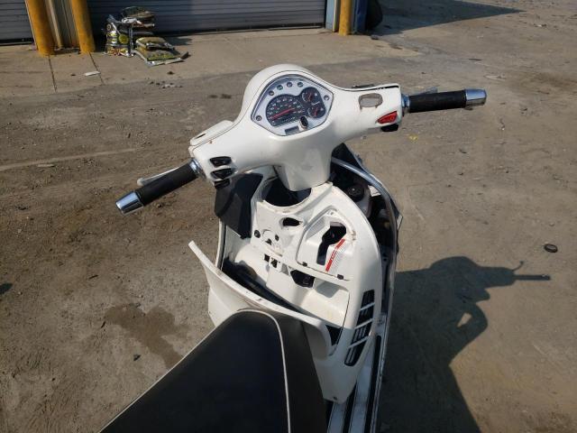 2014 VESPA GTS 300 SU - ZAPM459L4E5704467