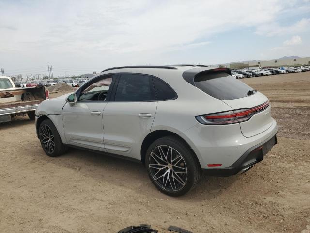 VIN WP1AA2A59NLB00349 2022 Porsche Macan no.2