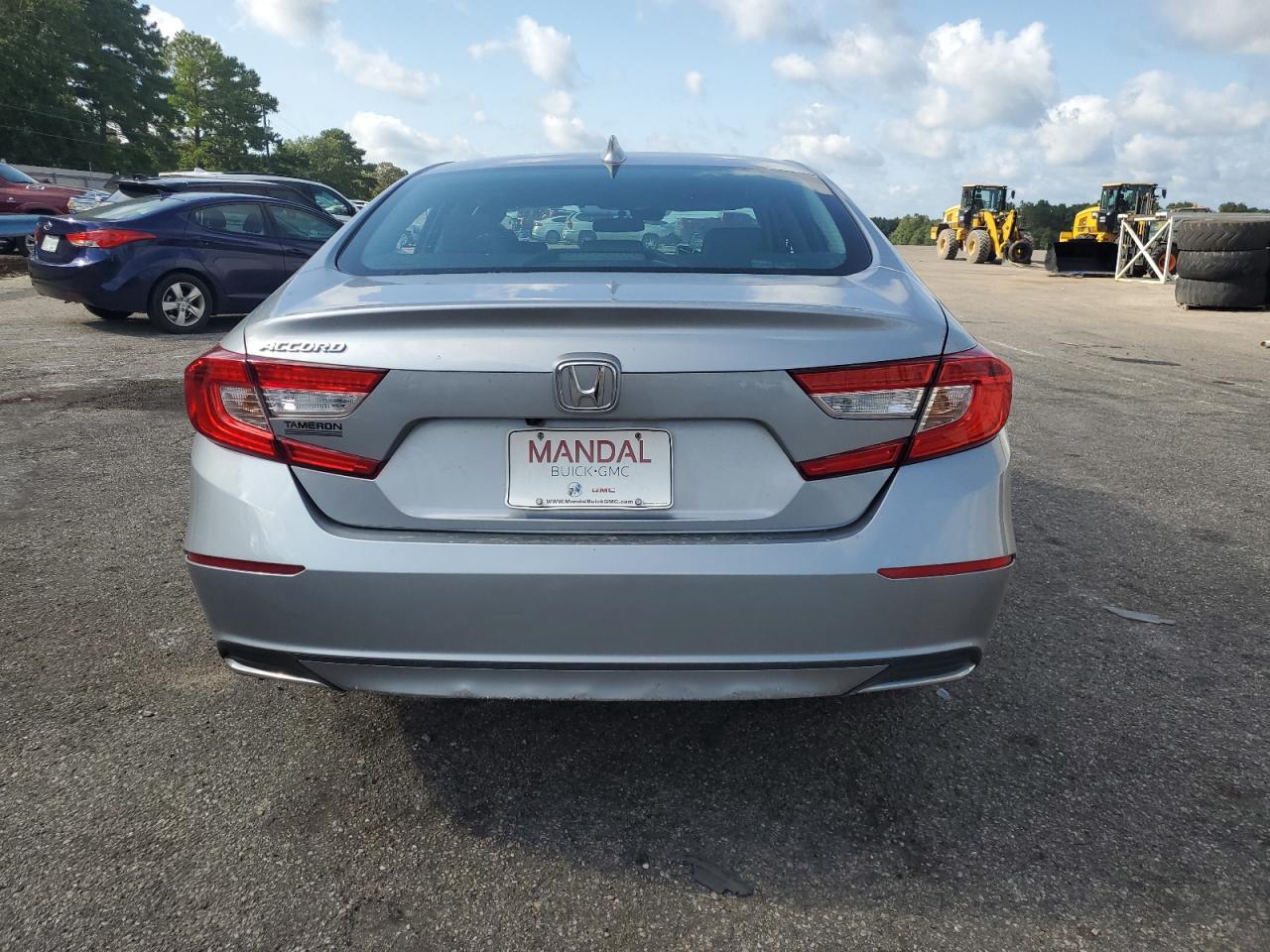 1HGCV1F17MA044714 Honda Accord LX 6