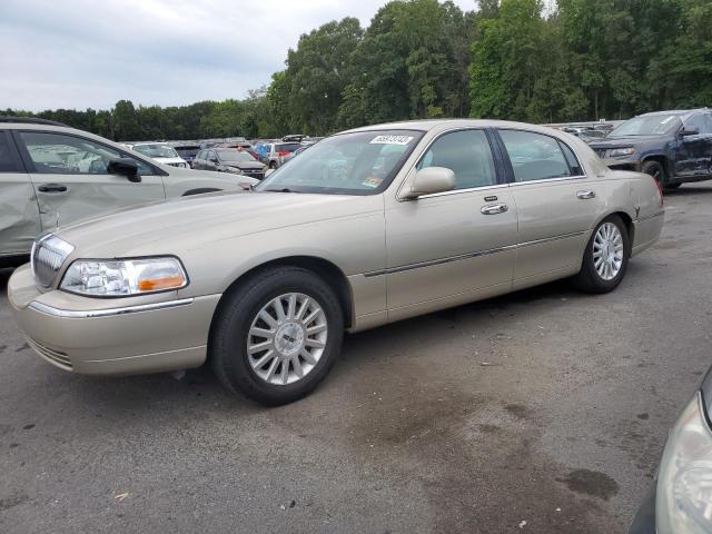 2004 Lincoln Town Car Executive