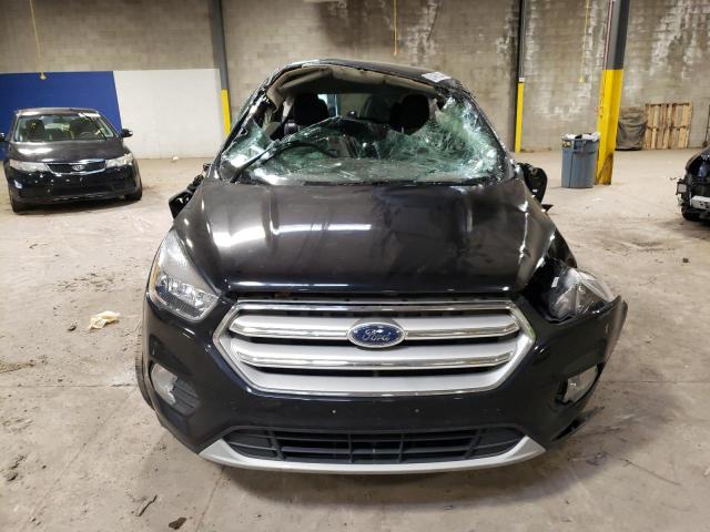 1FMCU9GD2KUC18270 Ford ESCAPE SE