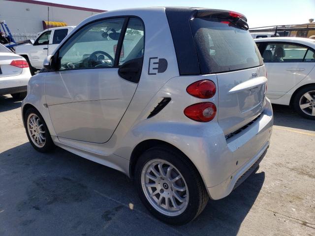 VIN WMEEJ9AA9DK723937 2013 Smart Fortwo no.2