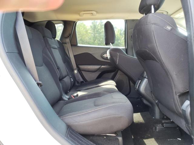 1C4PJMCB4GW121556 Jeep Cherokee Latitude