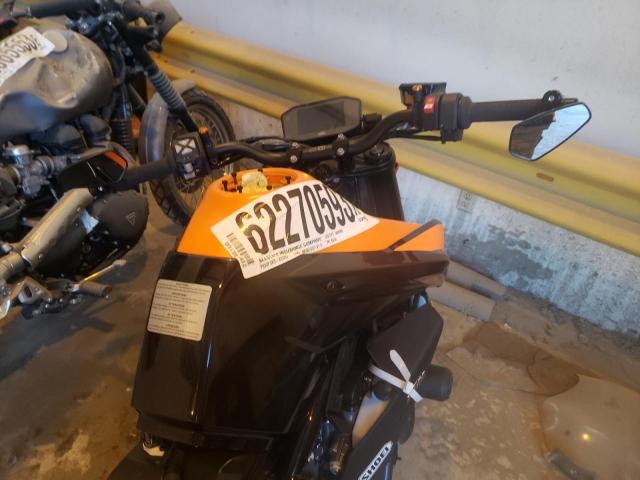 2022 KTM 890 DUKE R VBKTU9402NM829599