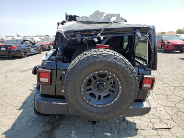 1C4HJXEN2JW204021 Jeep Wrangler Unlimited Sahara