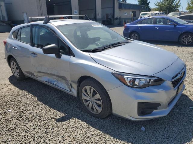 VIN: 4S3GTAA64J3733537 Auction: COPART Lot: 62409883 Location: OR - EUGENE 4S3GTAA64J3733537 SUBARU IMPREZA 2018 SILVER Photo 4