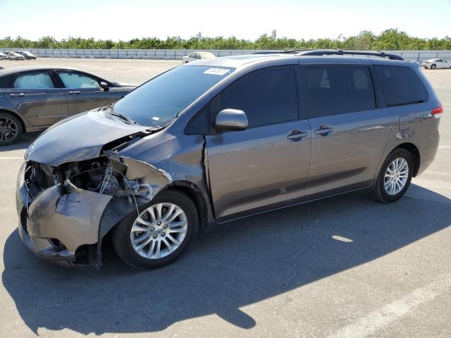 2011 Toyota Sienna XLE