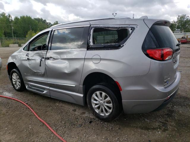 2C4RC1BGXJR115596 2018 CHRYSLER PACIFICA, photo no. 2