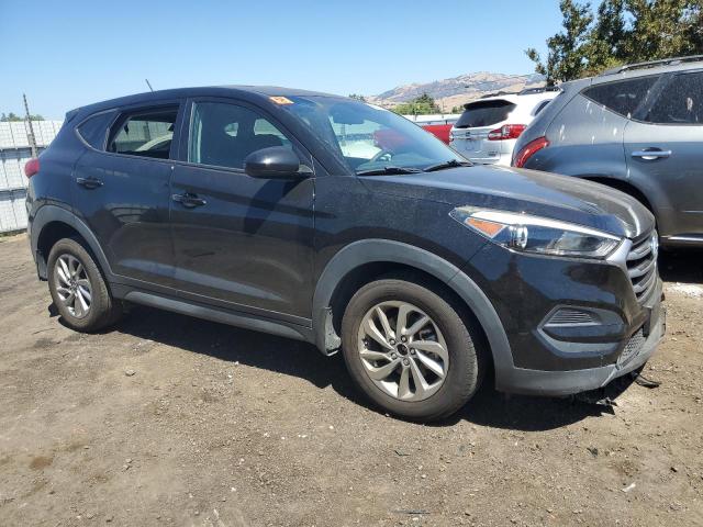KM8J23A42HU555999 Hyundai TUCSON SE