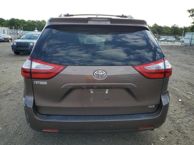 5TDYZ3DCXJS955868 Toyota SIENNA XLE