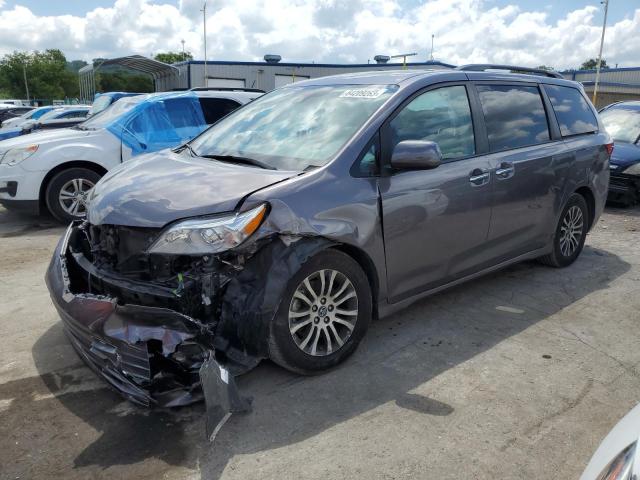 2019 Toyota Sienna XLE