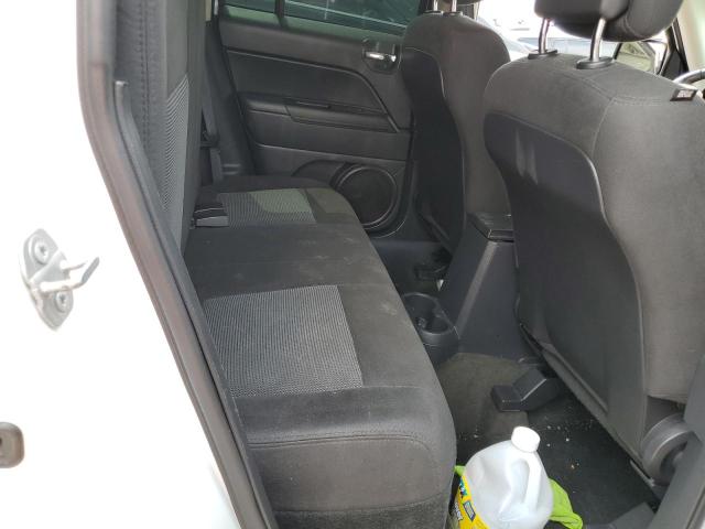 1C4NJRFBXGD745468 Jeep Patriot Latitude
