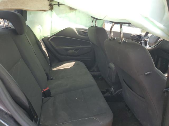 3FADP4BJ5JM124165 2018 Ford Fiesta Se