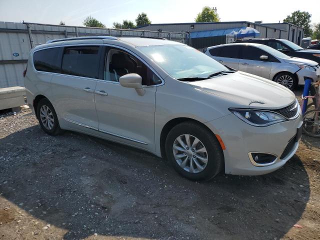 2C4RC1BG7KR703425 2019 CHRYSLER PACIFICA, photo no. 4