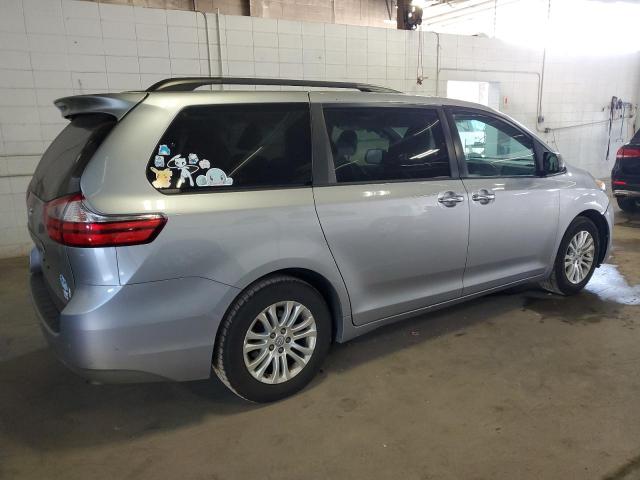 5TDYZ3DC9HS900287 Toyota SIENNA XLE