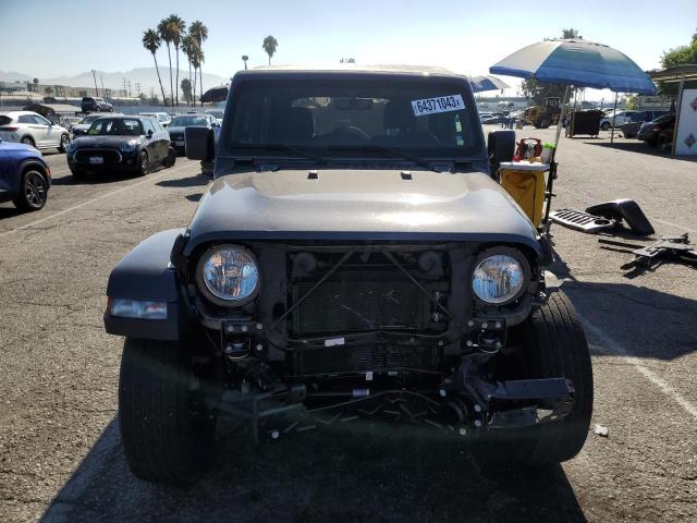 1C4HJXEN1JW328961 Jeep Wrangler Unlimited Sahara