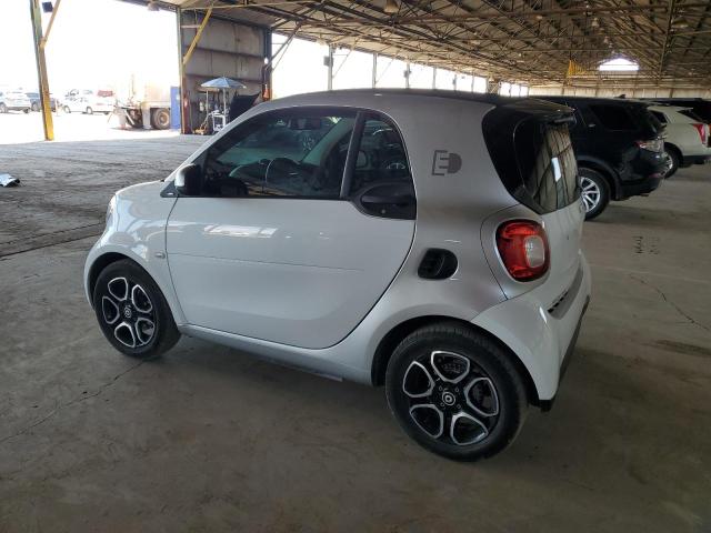 VIN WMEFJ9BA4JK243755 2018 Smart Fortwo no.2