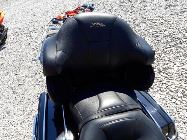 2011 HARLEY-DAVIDSON FLHTCUSE6 - 1HD1PR816BB956980
